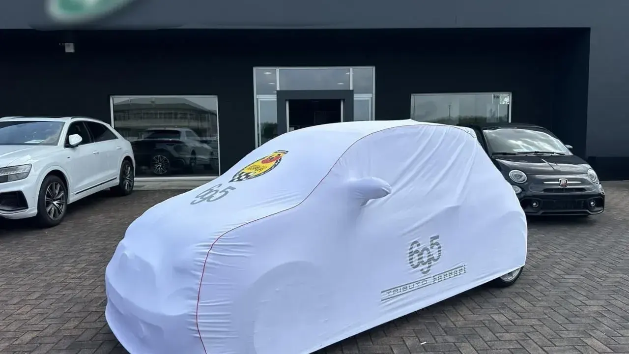 Abarth 695 1.4 Turbo T-Jet Tributo Ferrari 28/1695