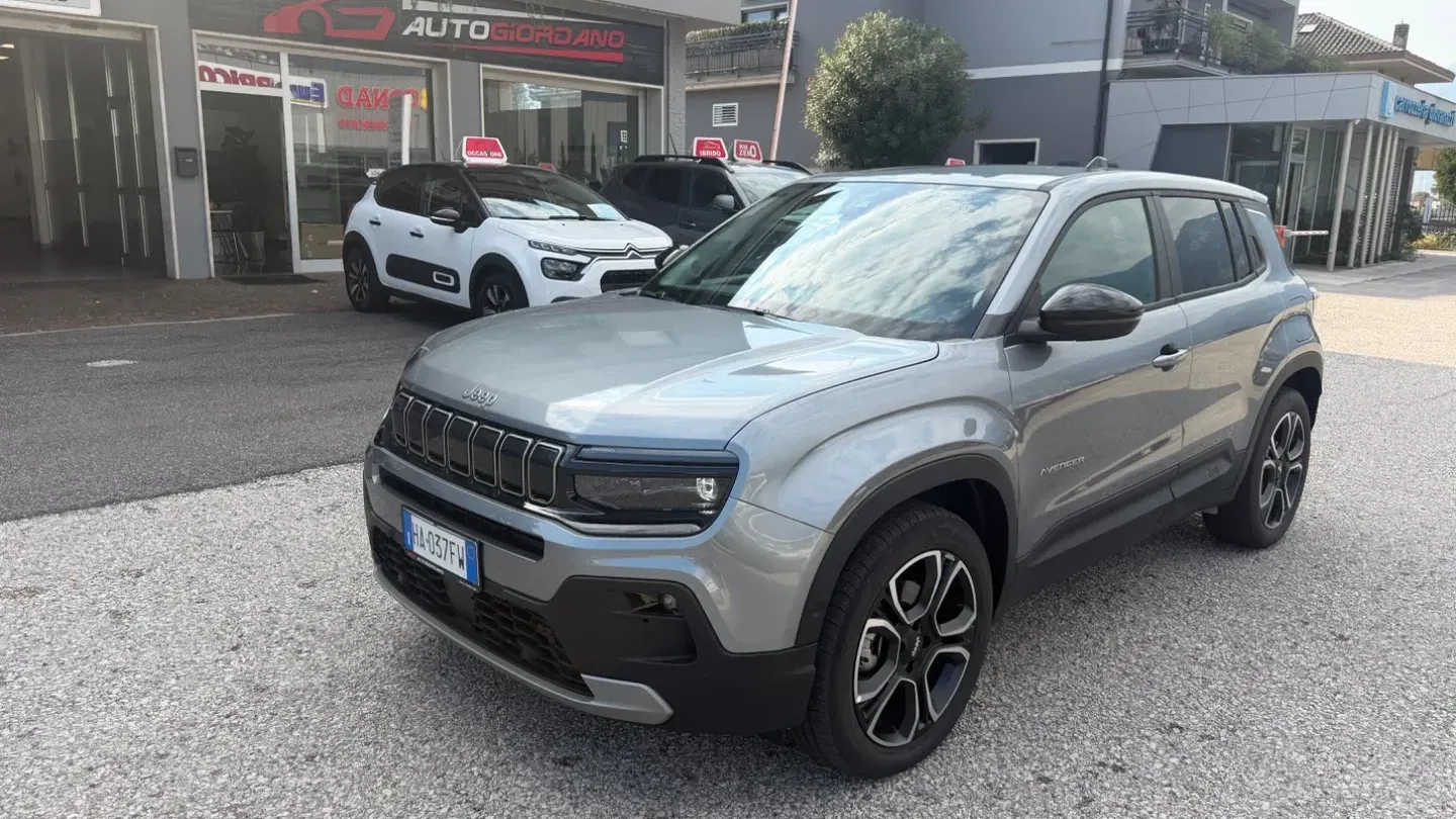 Jeep Avenger BEV Summit 420 156 CV CERCHI IN LEGA DA 18