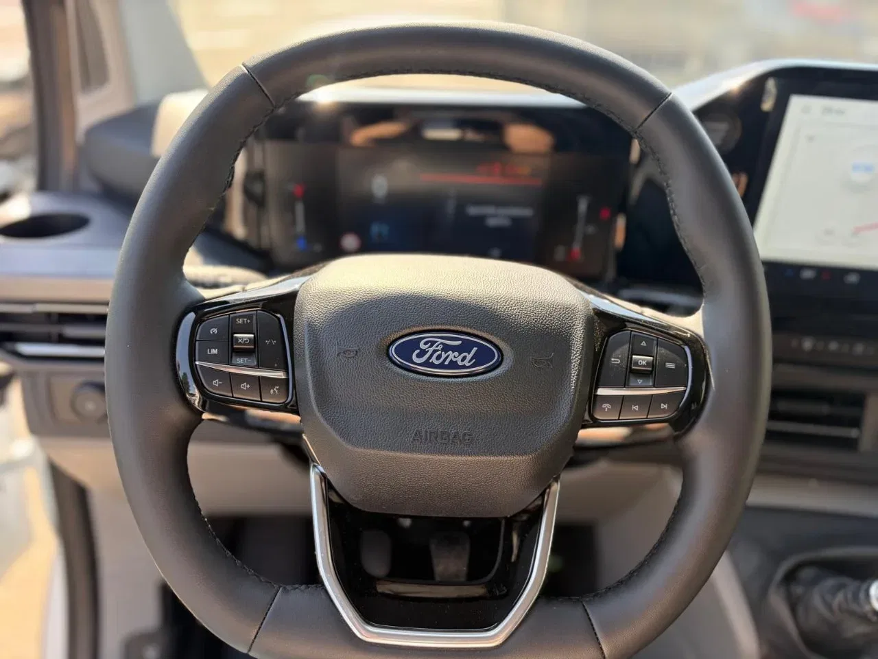 Ford Tourneo Custom *PROMO* 320 2.0 EcoBlue 136CV PL Titanium foto 9