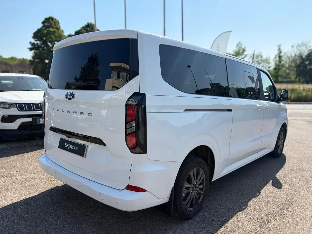 Ford Tourneo Custom *PROMO* 320 2.0 EcoBlue 136CV PL Titanium foto 18