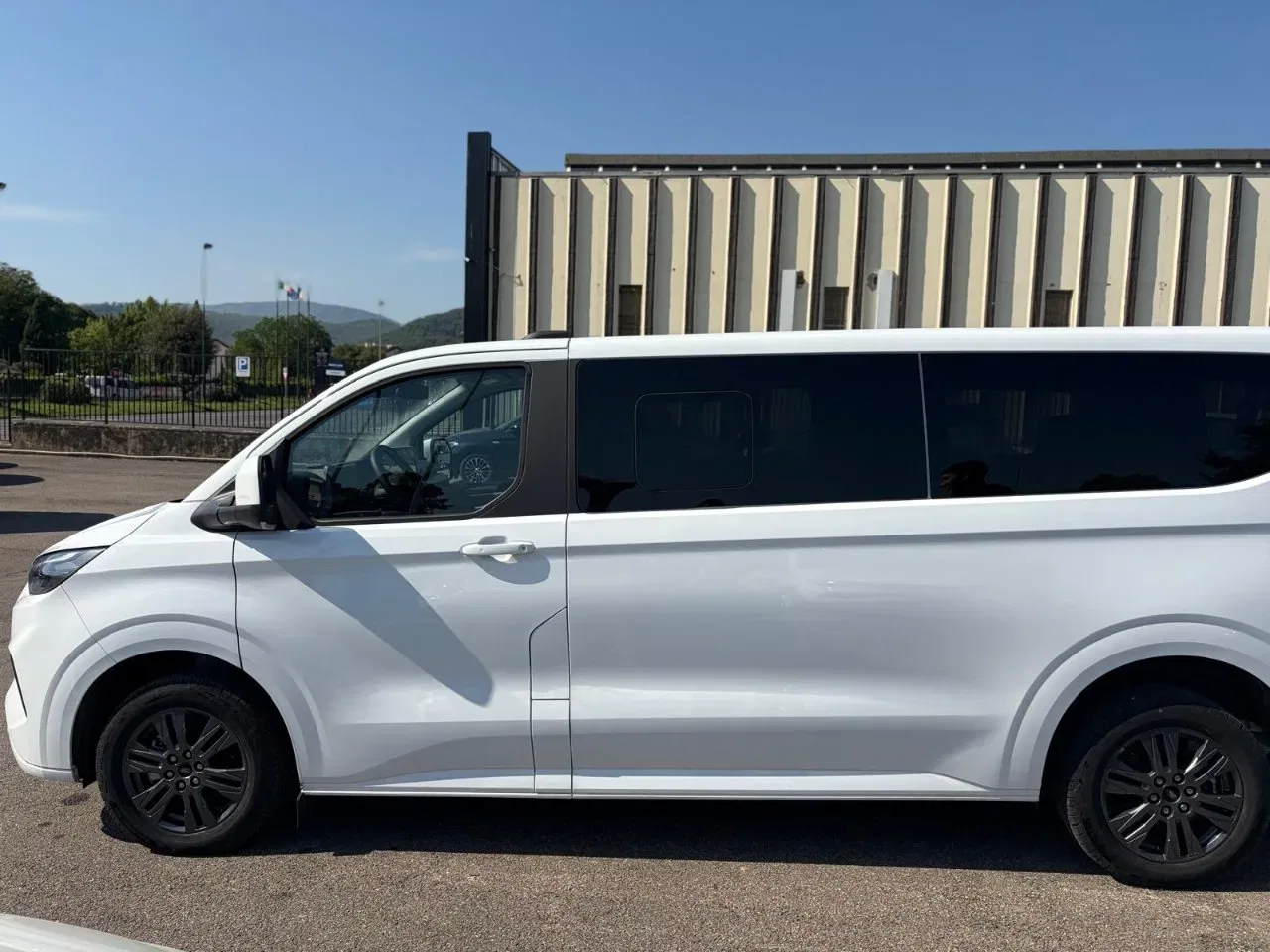 Ford Tourneo Custom *PROMO* 320 2.0 EcoBlue 136CV PL Titanium foto 19