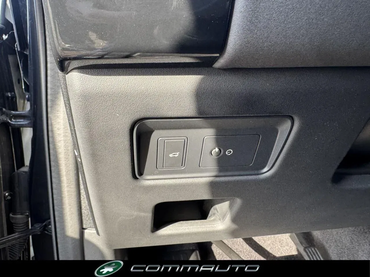 Land Rover Discovery 3.0 SDV6 306 CV Landmark Edition foto 16