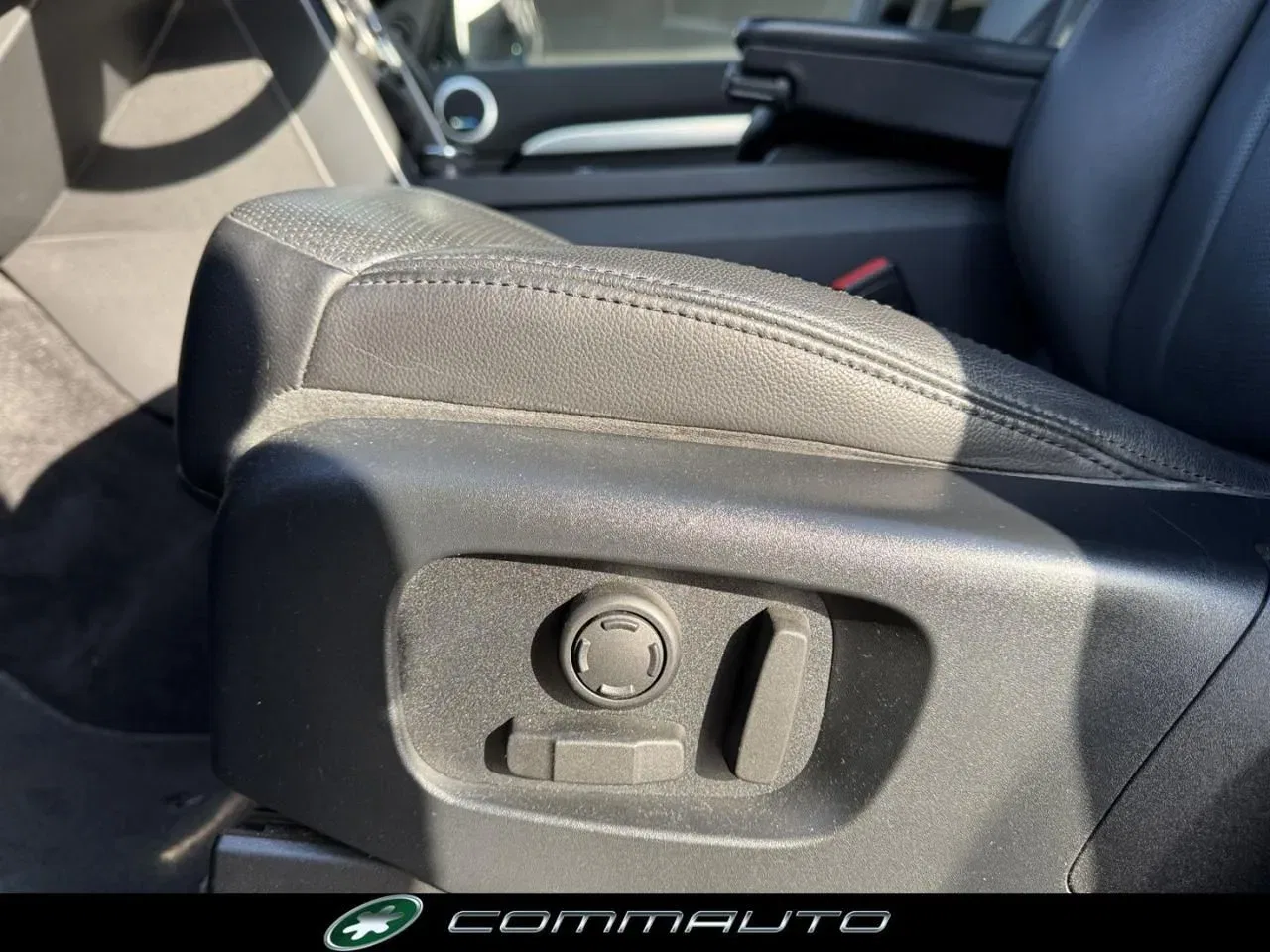 Land Rover Discovery 3.0 SDV6 306 CV Landmark Edition foto 14