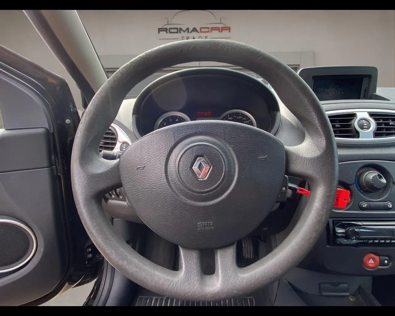 Renault Clio 1.2 16V 5 porte Luxe foto 11