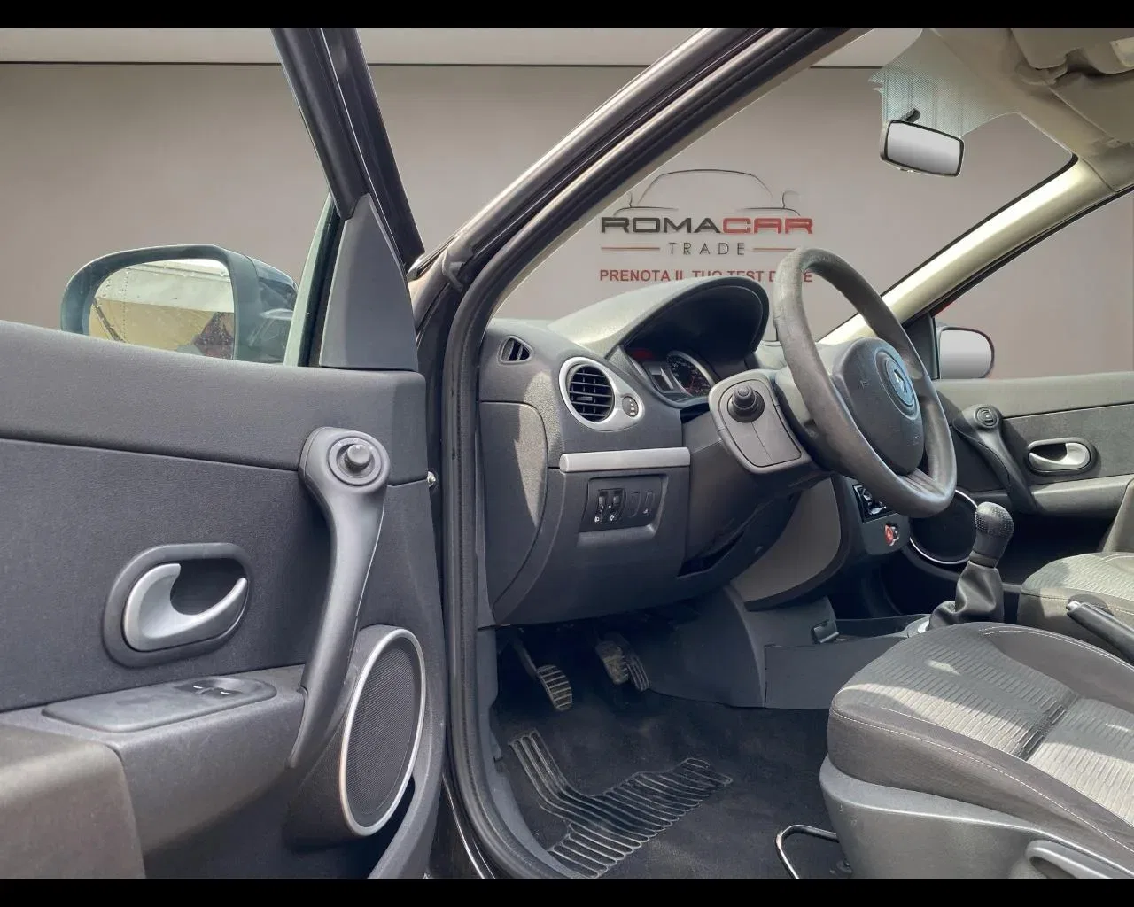 Renault Clio 1.2 16V 5 porte Luxe foto 18
