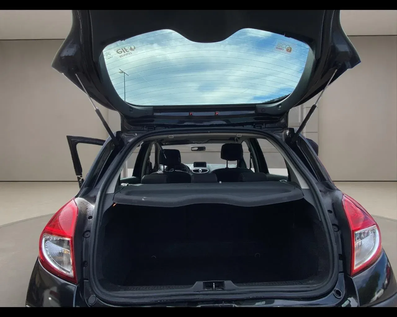 Renault Clio 1.2 16V 5 porte Luxe foto 16