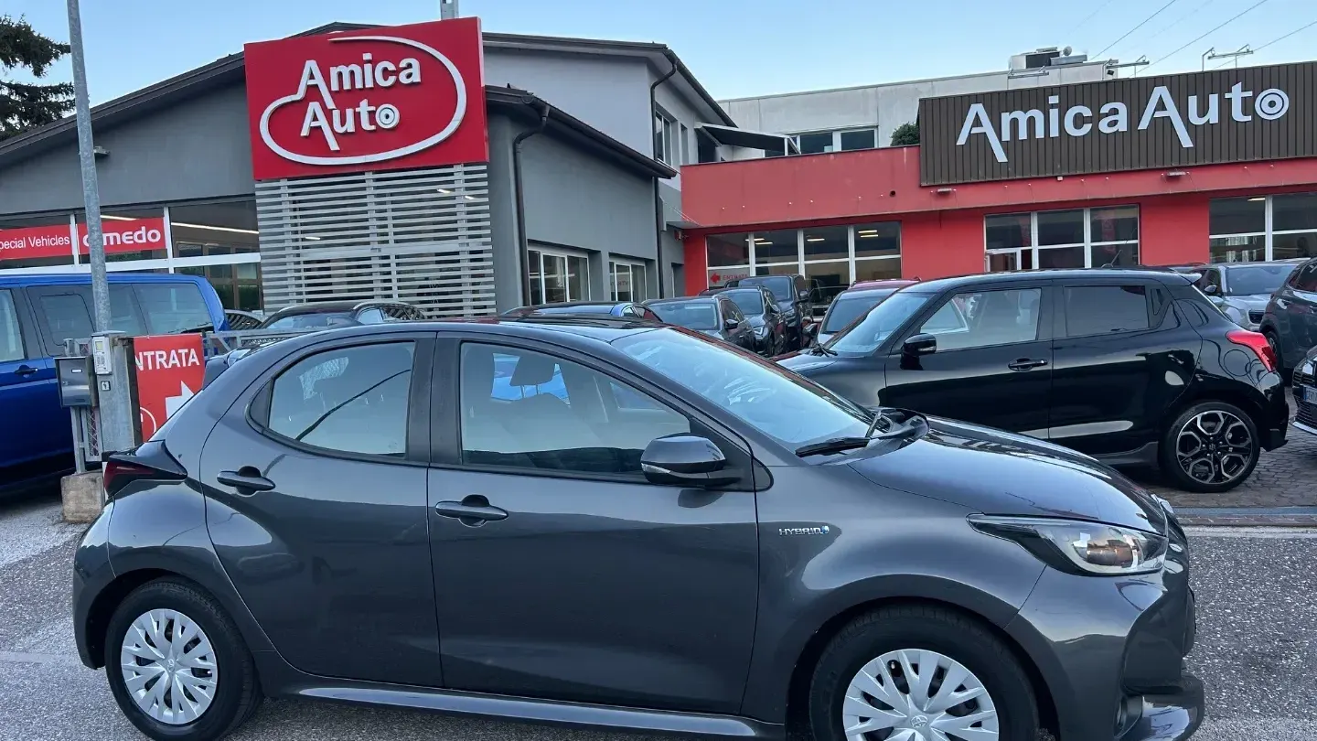 Toyota Yaris 1.5 Hybrid 5p. Business