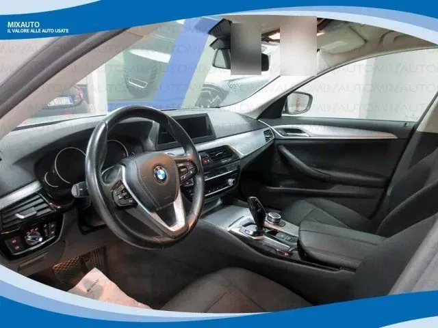 BMW 530 D Touring xDrive Business AUT EU6C foto 3