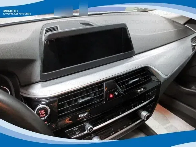BMW 530 D Touring xDrive Business AUT EU6C foto 5