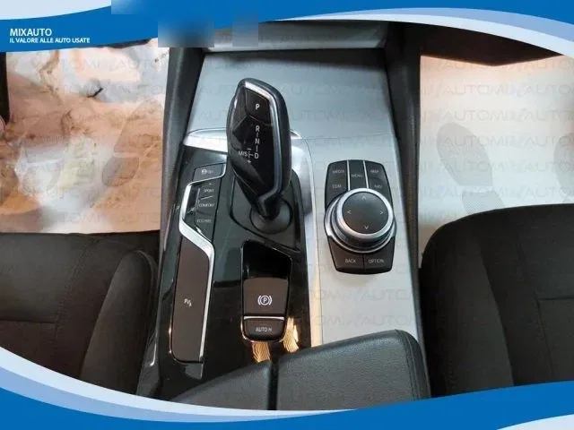 BMW 530 D Touring xDrive Business AUT EU6C foto 7