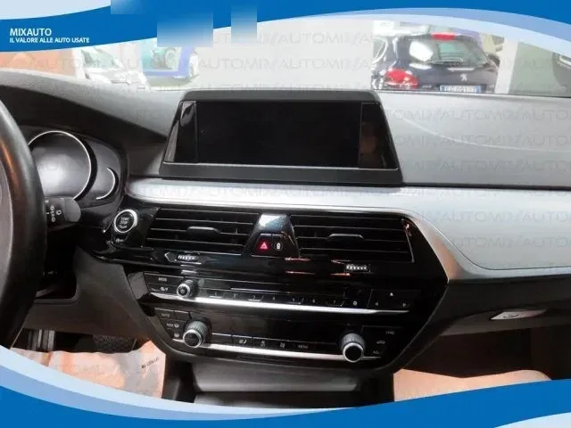 BMW 530 D Touring xDrive Business AUT EU6C foto 6