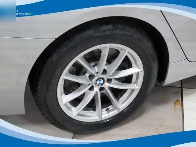 BMW 530 D Touring xDrive Business AUT EU6C foto 14