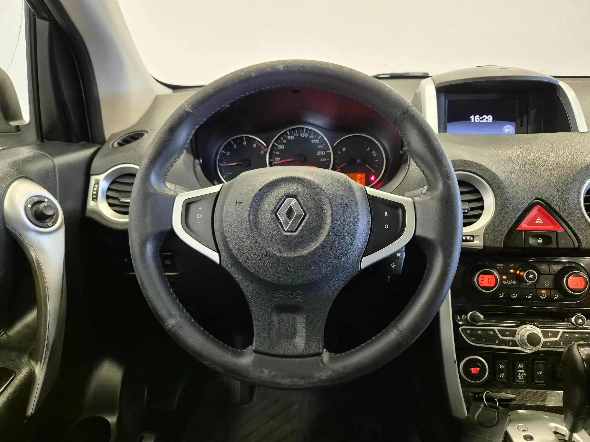 Renault Koleos 2.0 dci Luxe 4x4 150cv auto - PER COMMERCIANTI foto 10