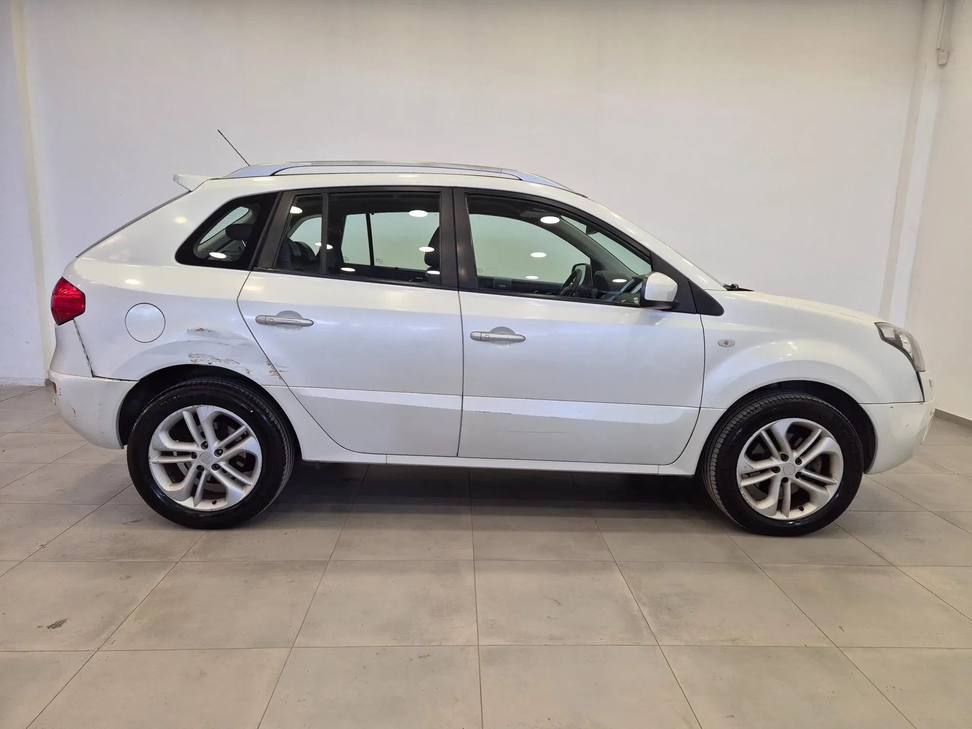 Renault Koleos 2.0 dci Luxe 4x4 150cv auto - PER COMMERCIANTI foto 6