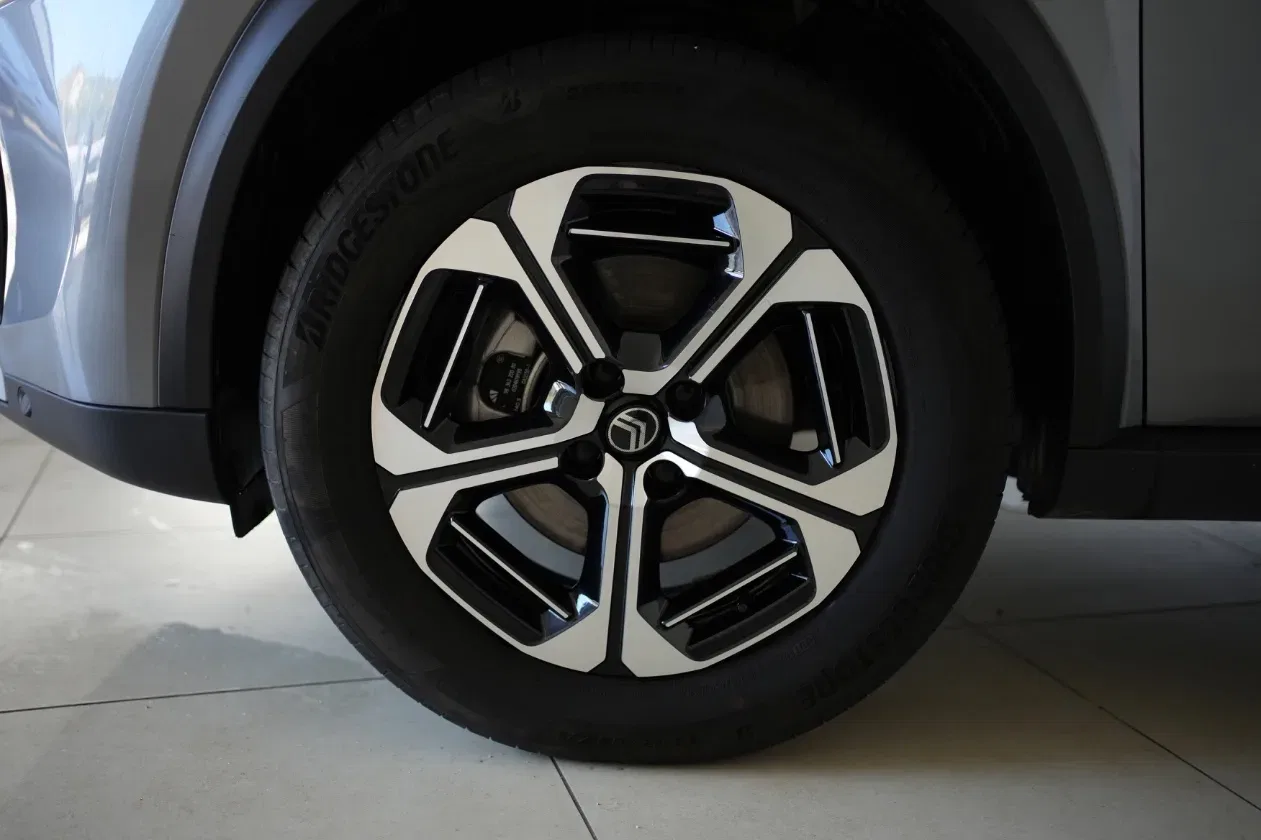 Citroen C3 Aircross Hybrid 145 CV e-DCS6 Max foto 4