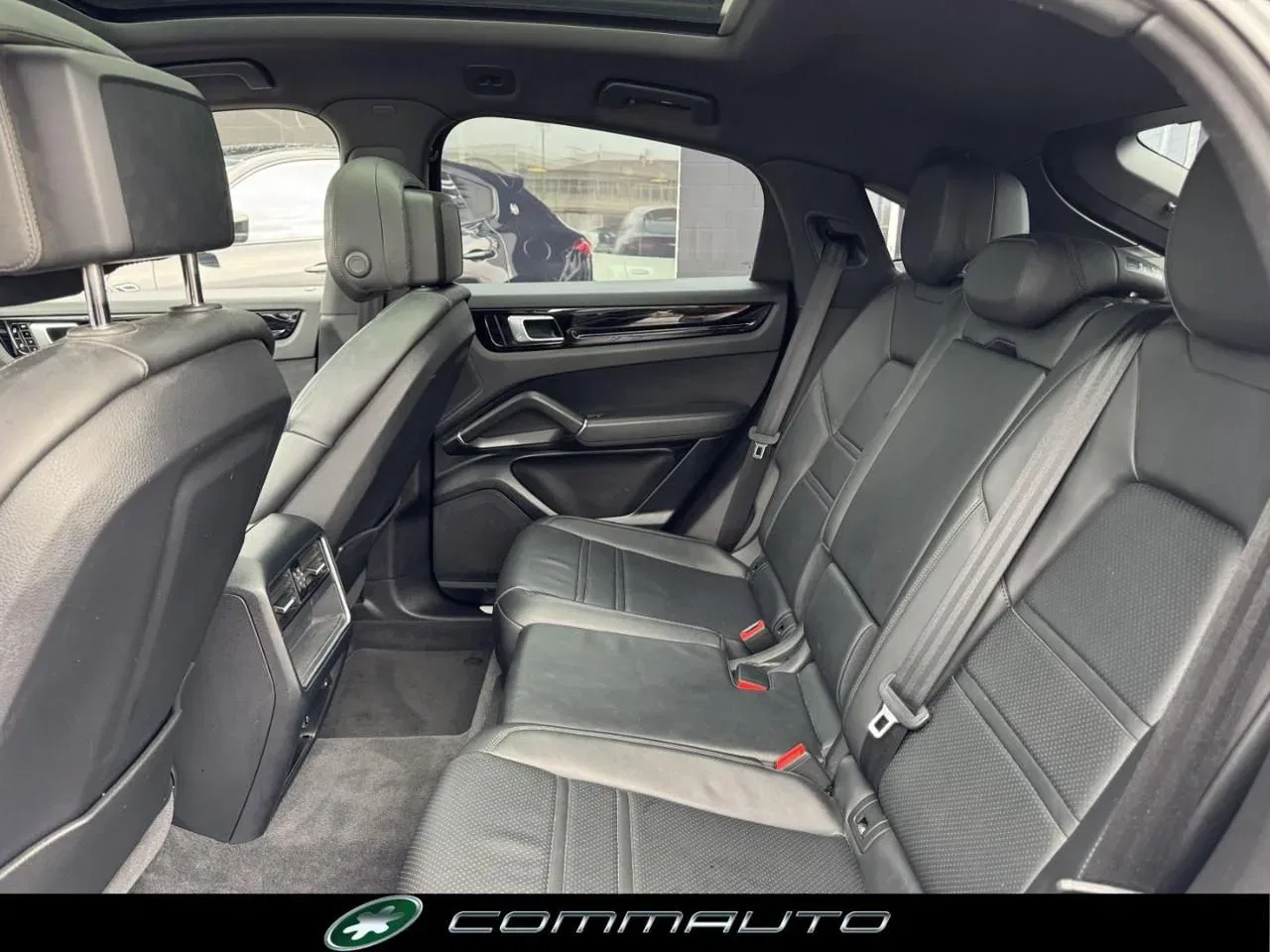 Porsche Cayenne Coupé 3.0 V6 foto 32
