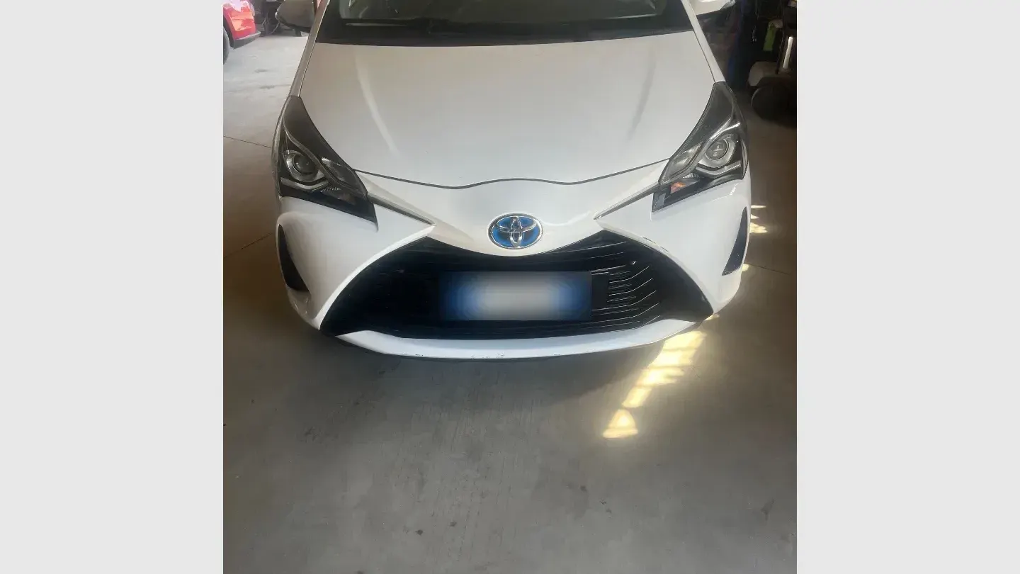 Toyota Yaris 1.5 Hybrid 5p. COOL
