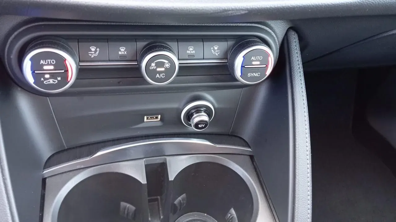 Alfa Romeo Stelvio *PROMO* 2.2 Turbodiesel 160 CV AT8 RWD Sprint foto 36