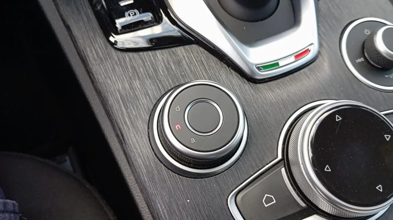Alfa Romeo Stelvio *PROMO* 2.2 Turbodiesel 160 CV AT8 RWD Sprint foto 40
