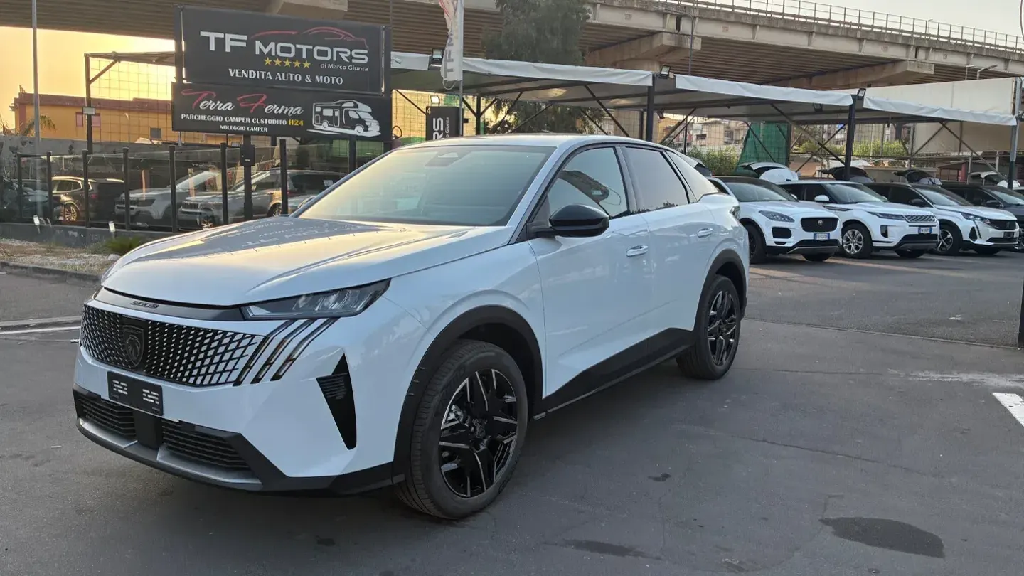 Peugeot 3008 Hybrid 145 e-DCS6 Allure Business