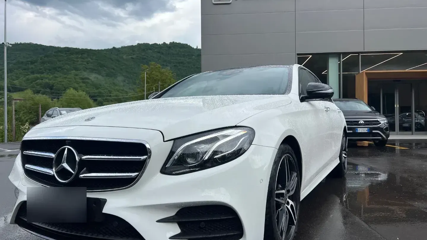 Mercedes-Benz E 220 d Auto Premium Plus