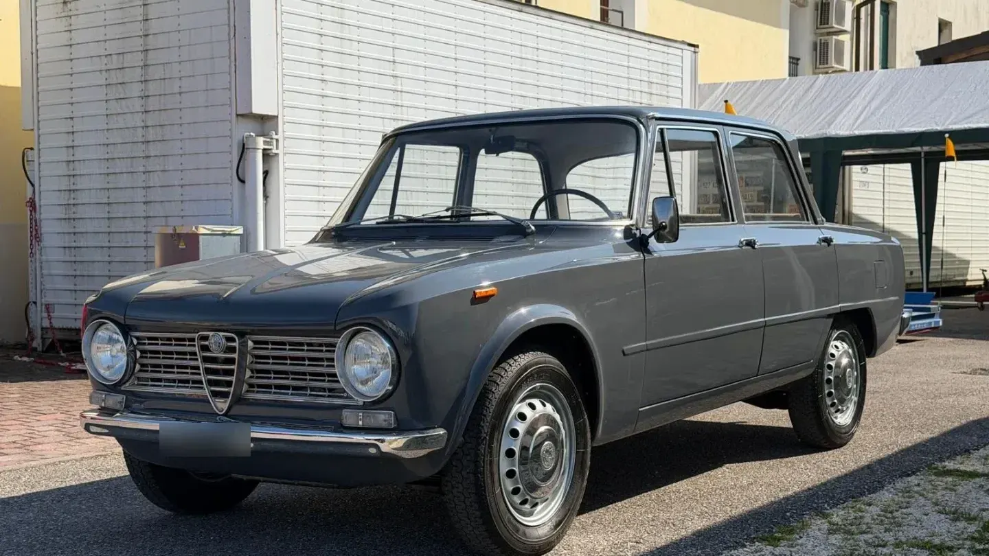 Alfa Romeo GIULIA 1300