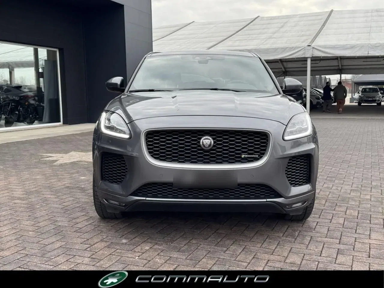 Jaguar E-Pace 2.0D 150 CV AWD aut. R-Dynamic S foto 2