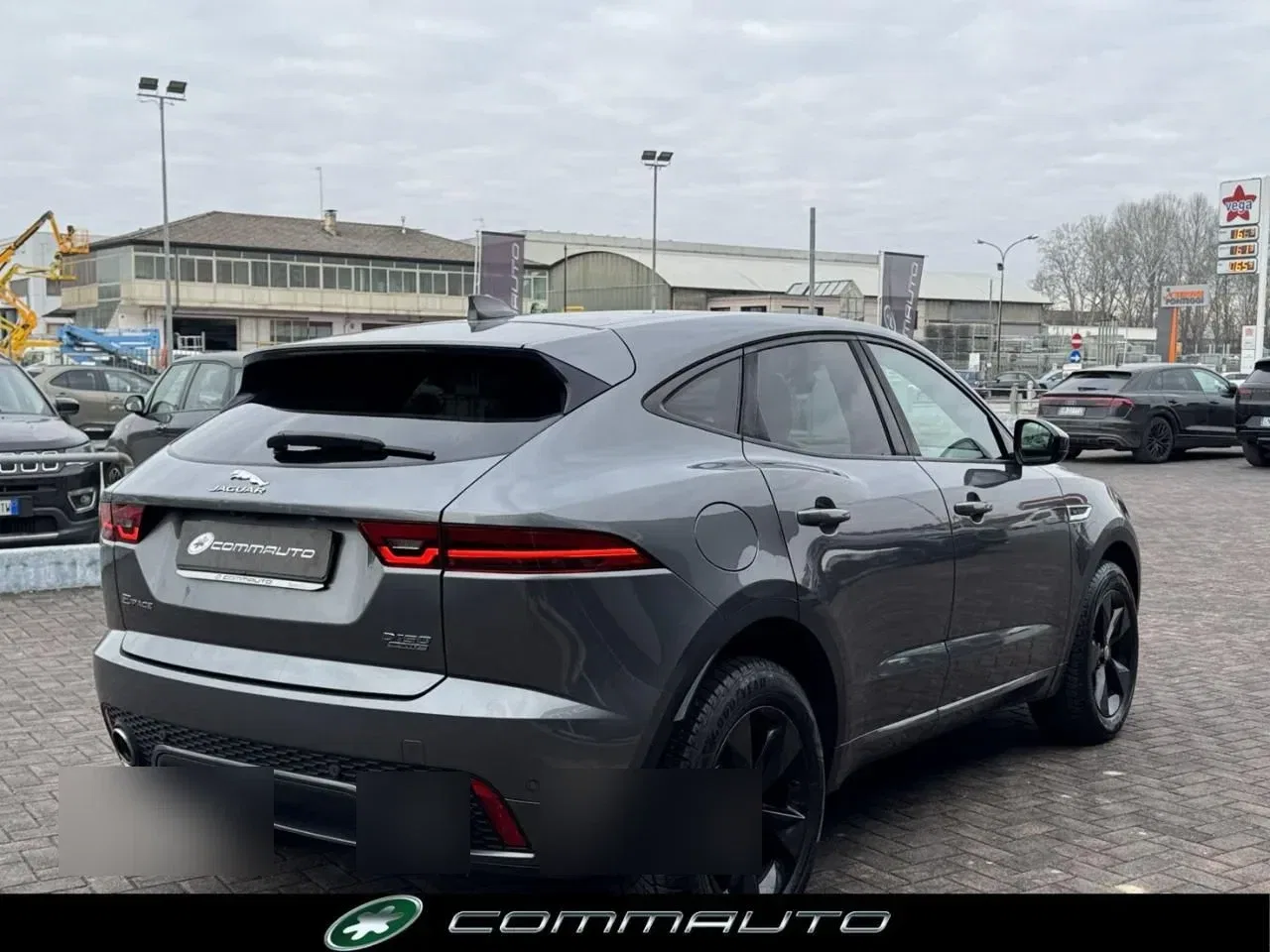 Jaguar E-Pace 2.0D 150 CV AWD aut. R-Dynamic S foto 4