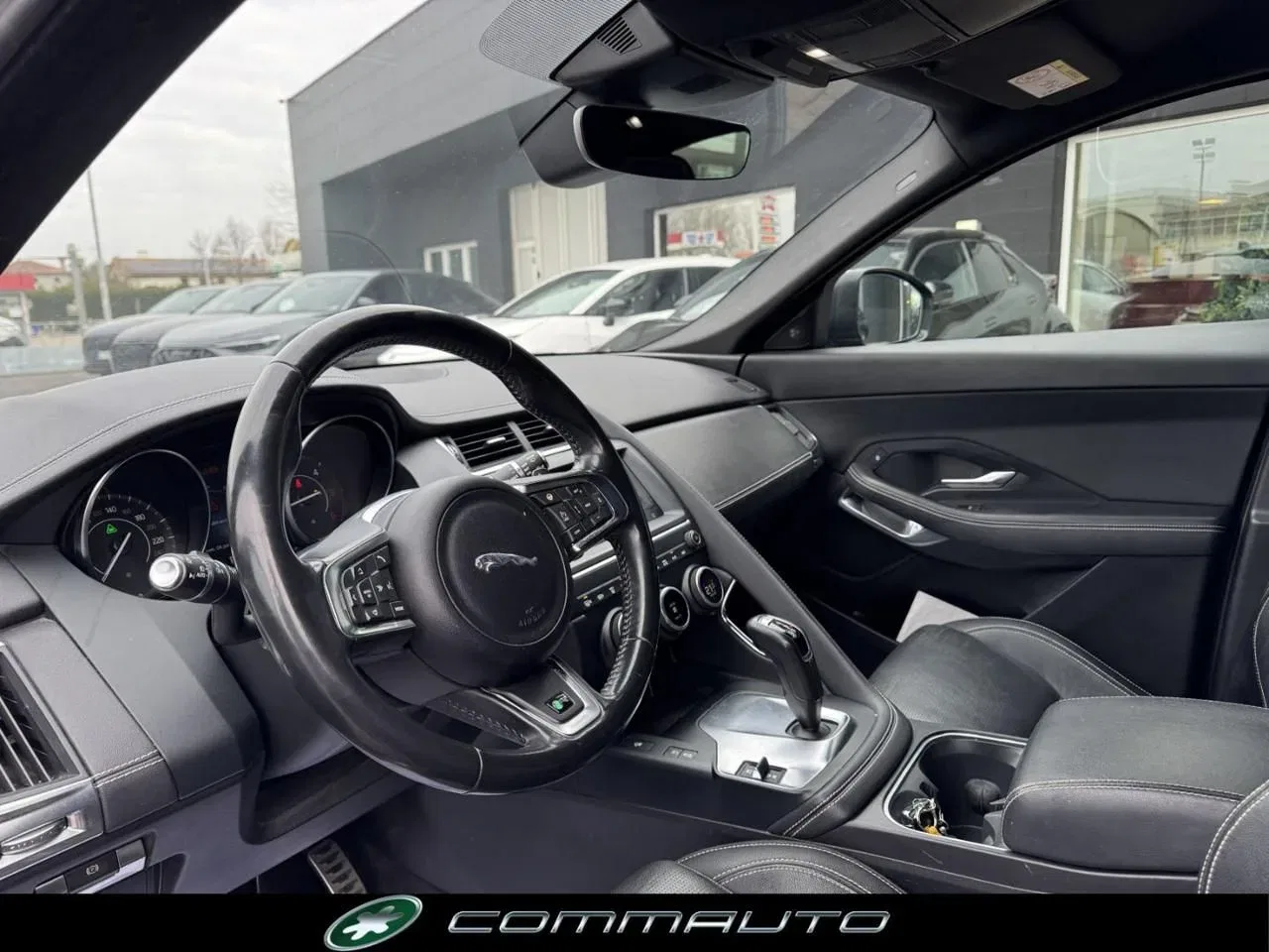 Jaguar E-Pace 2.0D 150 CV AWD aut. R-Dynamic S foto 14
