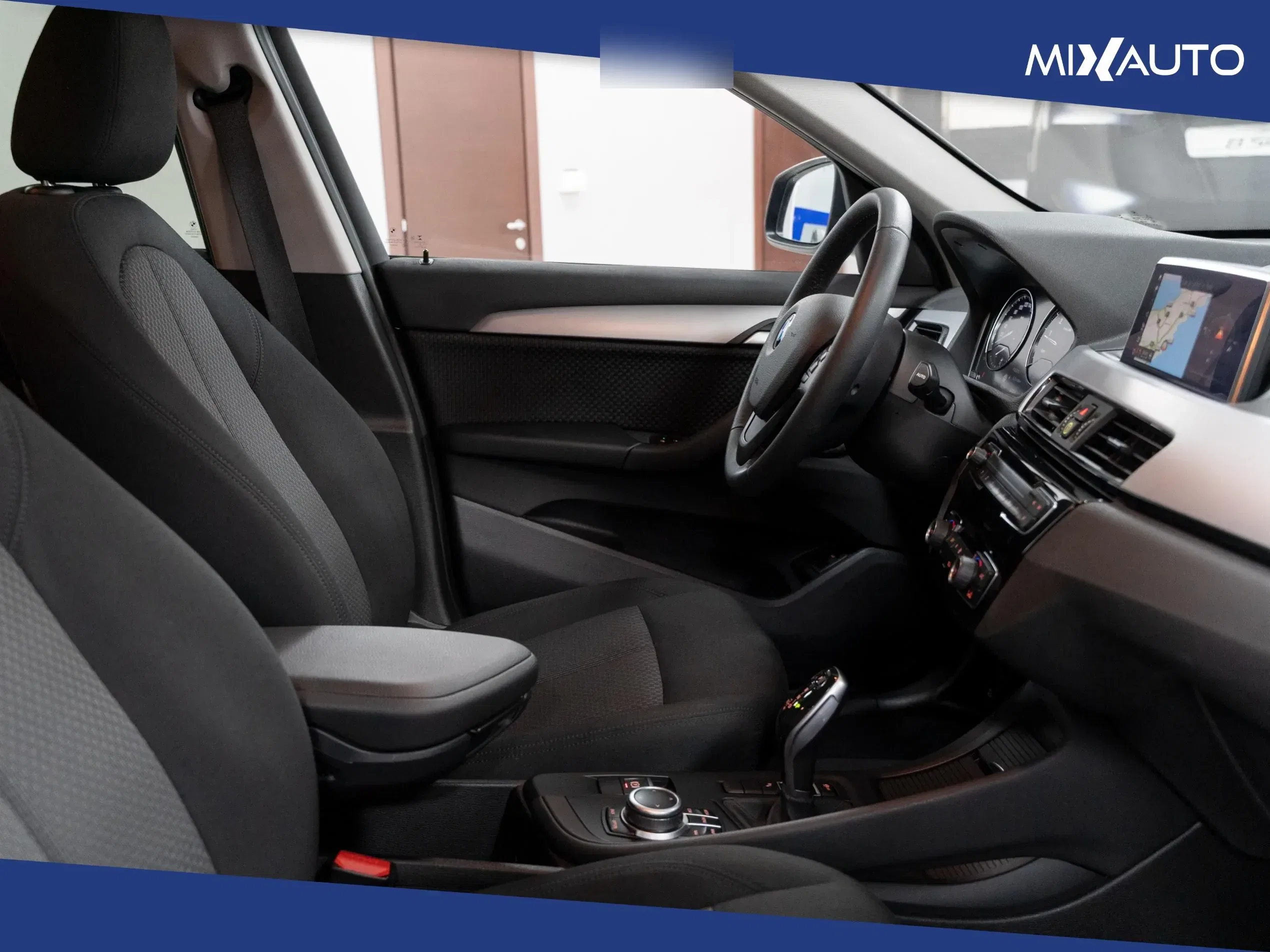 BMW X1 sDrive20i Advantage 178CV Auto foto 14