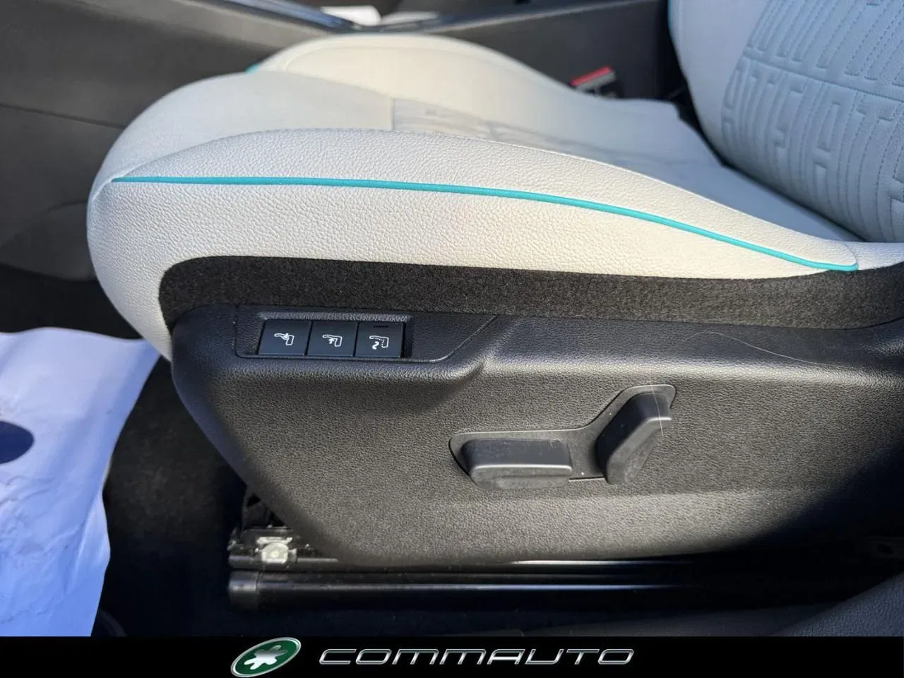 Fiat 600 Hybrid 101 CV DCT MHEV La Prima foto 19