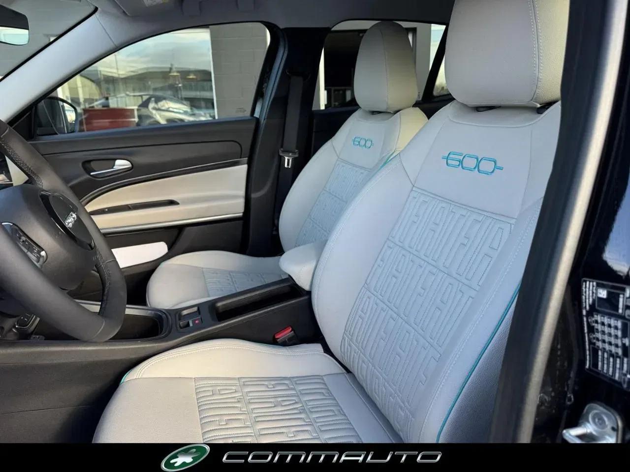 Fiat 600 Hybrid 101 CV DCT MHEV La Prima foto 18