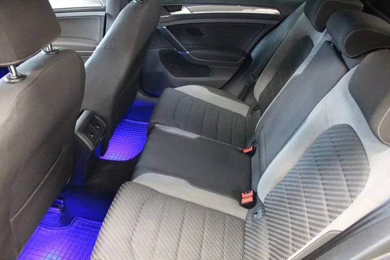 Volkswagen Golf 1.6 TDI R-Line Sport BMT Akrapovic foto 9