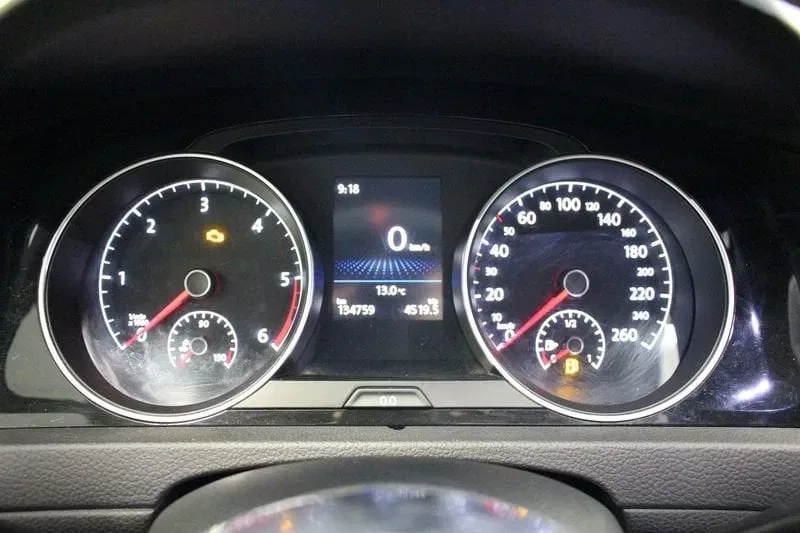 Volkswagen Golf 1.6 TDI R-Line Sport BMT Akrapovic foto 10