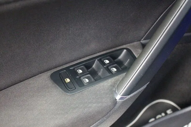 Volkswagen Golf 1.6 TDI R-Line Sport BMT Akrapovic foto 23