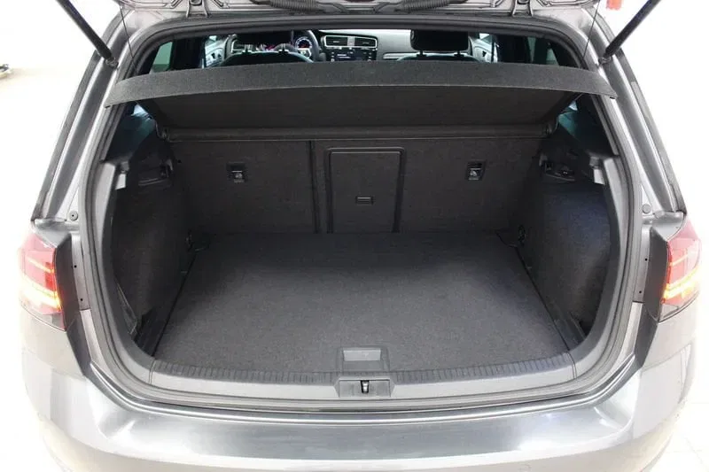 Volkswagen Golf 1.6 TDI R-Line Sport BMT Akrapovic foto 28