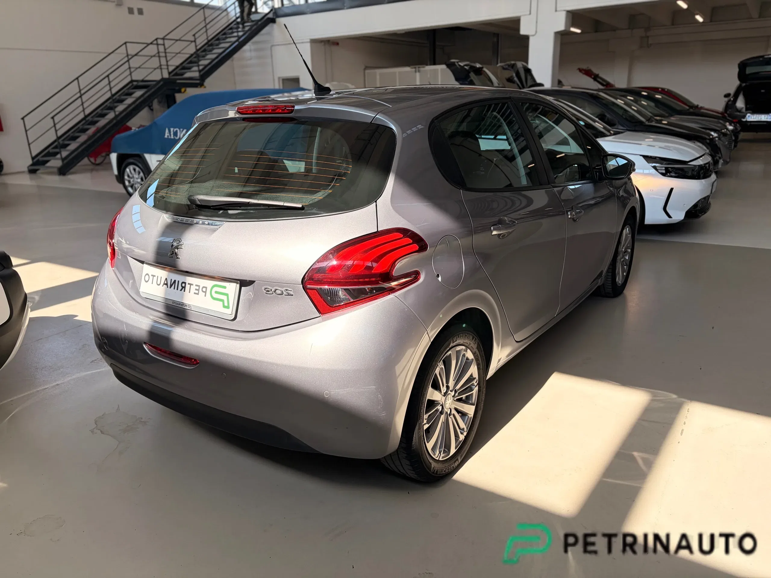 Peugeot 208 5p 1.5 bluehdi Active s&s 100cv 6m foto 8