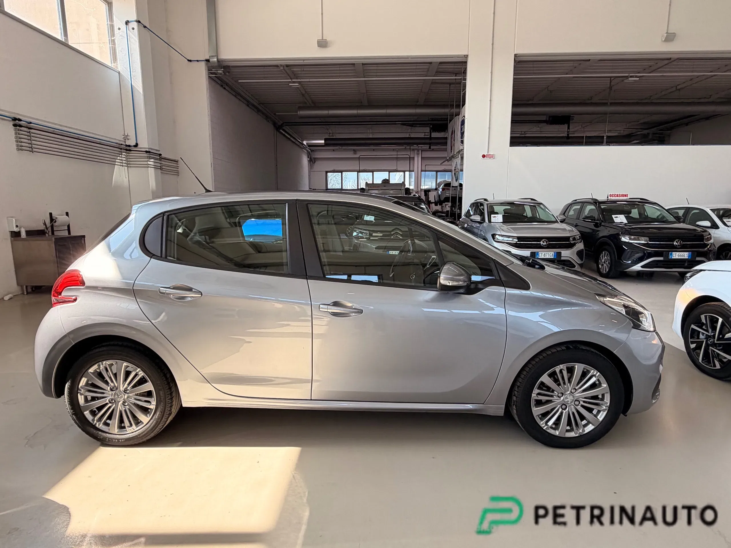 Peugeot 208 5p 1.5 bluehdi Active s&s 100cv 6m foto 5