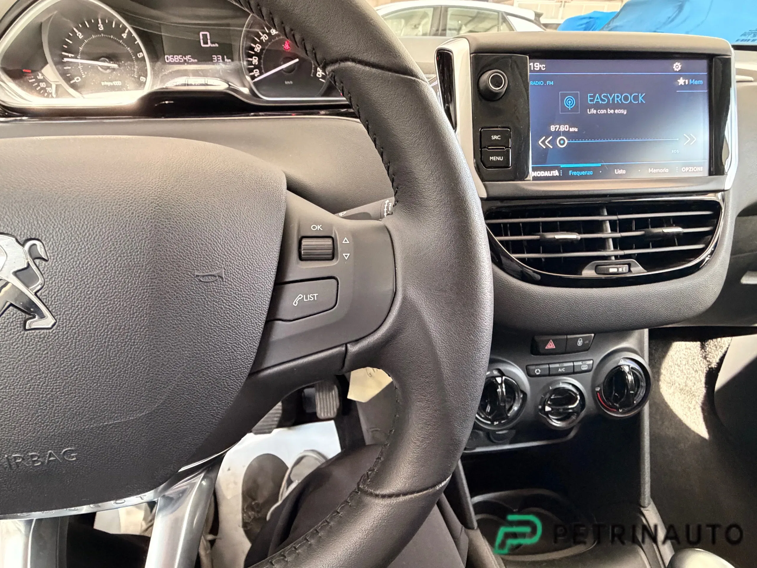 Peugeot 208 5p 1.5 bluehdi Active s&s 100cv 6m foto 14