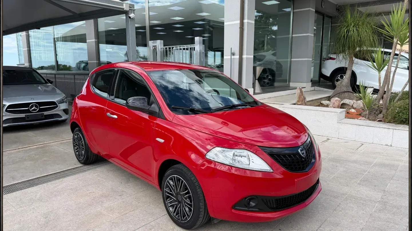Lancia Ypsilon 1.0 FireFly 5p.S&S Hybrid Silver