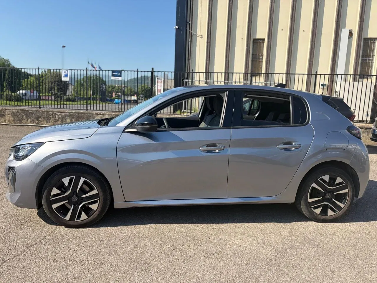 Peugeot 208 PROMO 1.2 puretech Allure s&s 100cv foto 18