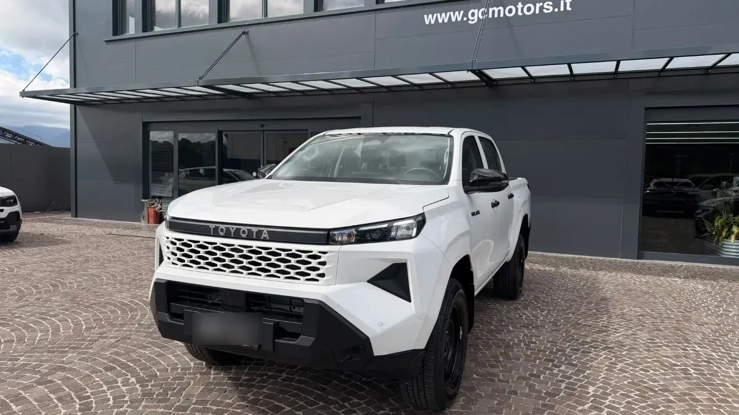 Toyota Hilux 2.8 D-4D 48V A/T 4WD DC Hilux
