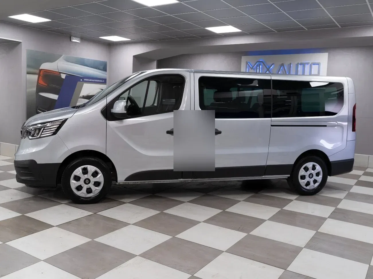 RENAULT Trafic Passenger 2.0 Blue DCI 150CV L2 Authentic foto 3